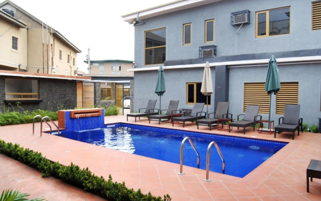 Kings Celia Hotel & Suites