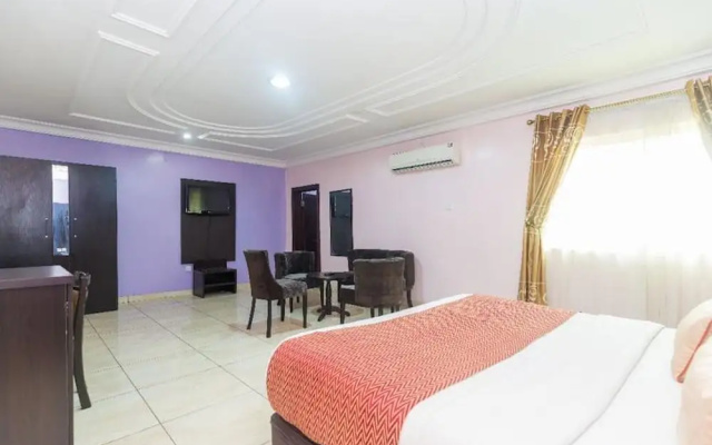 Royal Terrace Hotel & Towers