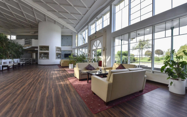 Atrium Hotel Amadeus