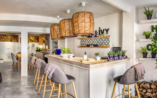 Olive & Ivy Guest House