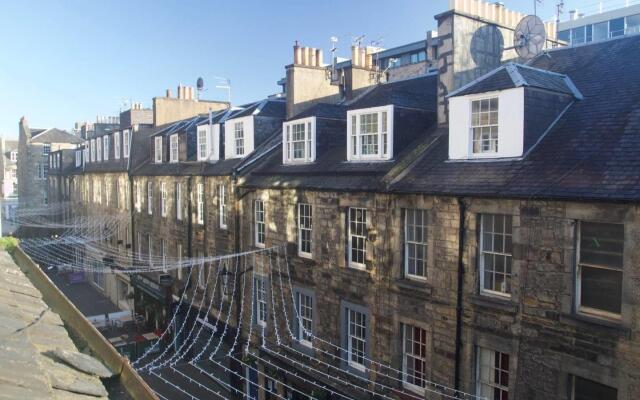 JOIVY Perfect Location - Stylish 2bd Rose St Apartment