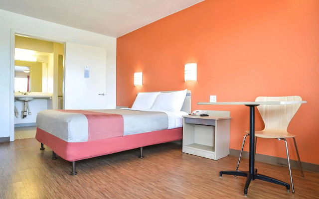 Motel 6 Saint Joseph, MO