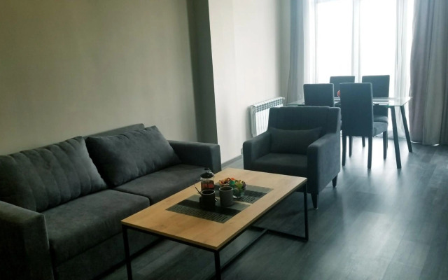 Areg's house, warm apartment in Kechi house