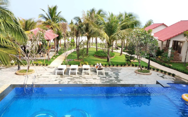 Naomi Resort