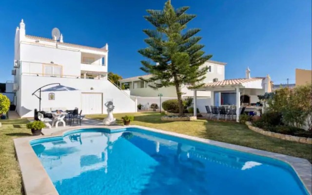 Villa Glamour by Portucasa