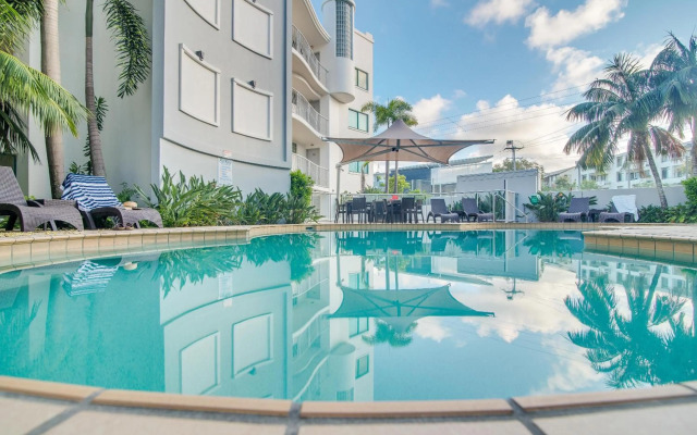 Grand Palais Boolarong Beachside Resort