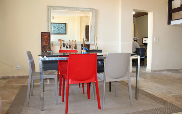 Longboard Paradise Suites