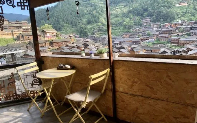 Xijiang Wutong Yaju Inn