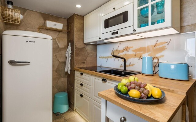 Amazing Apartment in Gajac With 2 Bedrooms and Wifi