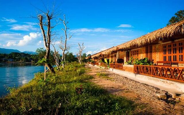 Riverside @ Hsipaw Resort