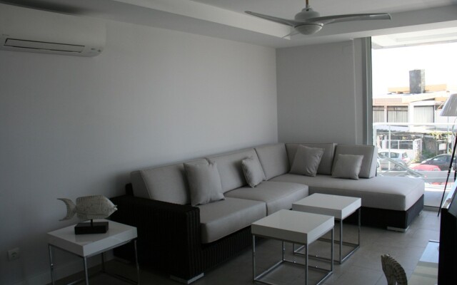 El Yate Hotel