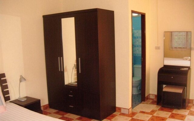 Patong Peace Hostel