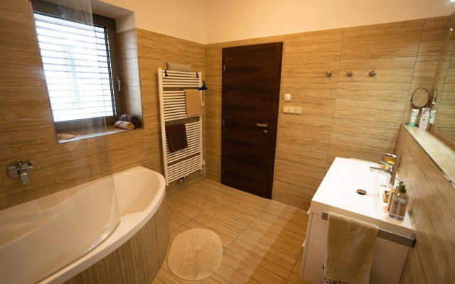 Black Field Apartment