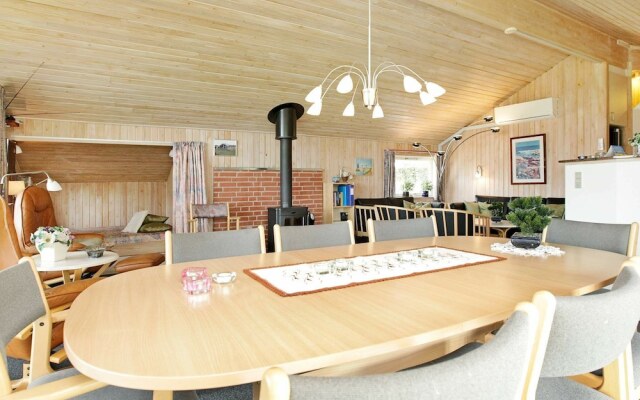 Modern Holiday Home in Millinge Near Sea