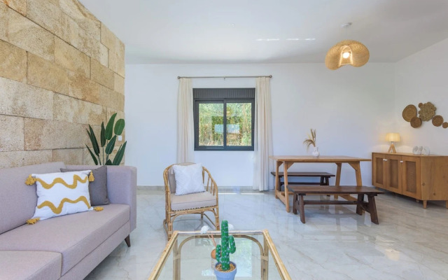 Glow Studios & Apartments in Batroun