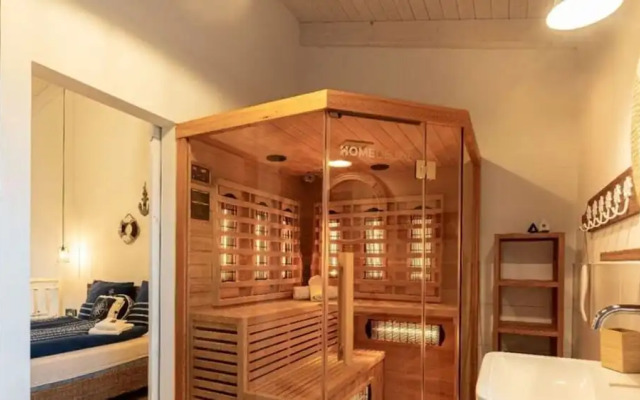 Fordebrise Modern Retreat