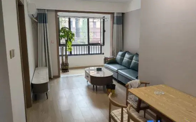 Rongcheng Zehui Apartment (Juxian Garden Branch)