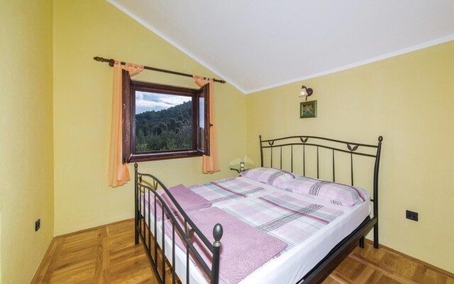 Amazing Home in Vinisce With Wifi and 2 Bedrooms