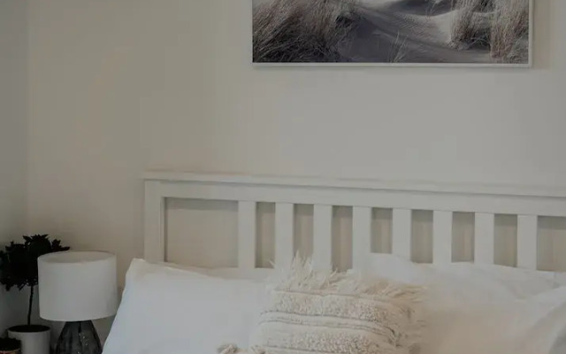 Cosy 1-bed With Pool, Gym ,parking