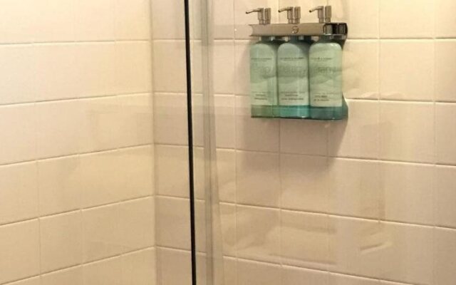 Alaska House of Jade Bed and Breakfast