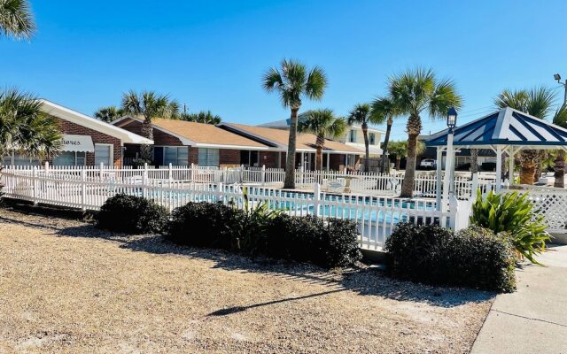 Colonial Shores