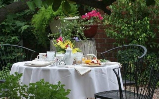 Mon Ami Bed and Breakfast