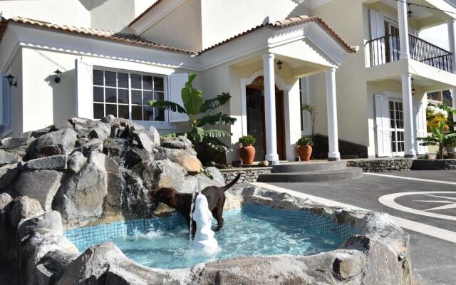 Mansion Almond