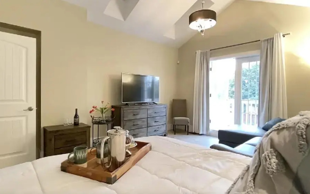 Kelowna Bed and Breakfast - фото 2