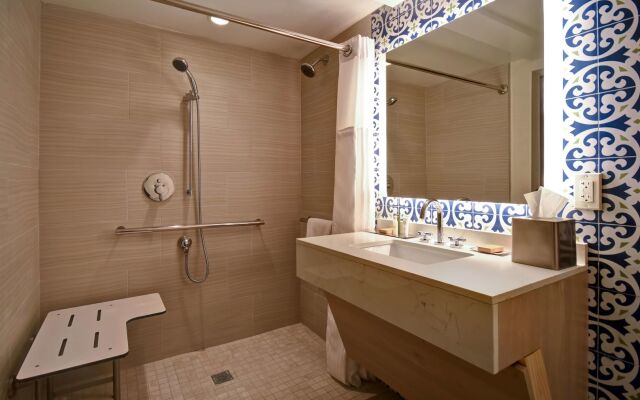 DoubleTree by Hilton Virginia Beach Oceanfront South