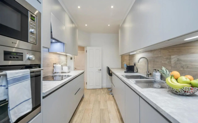 Modern Lovely 2 Bed Hyde Park with AC