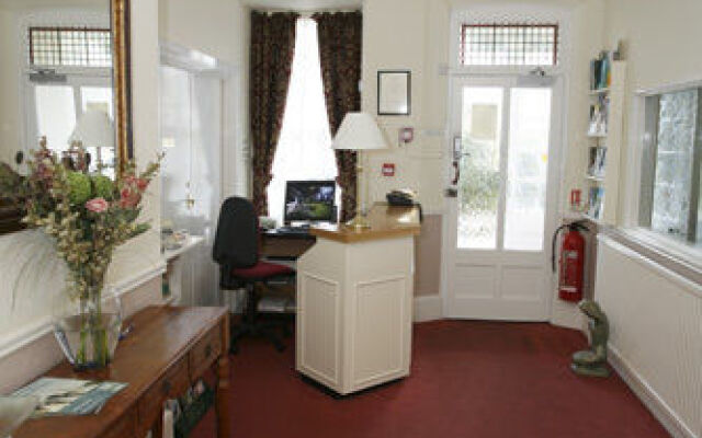 Gyllyngvase House
