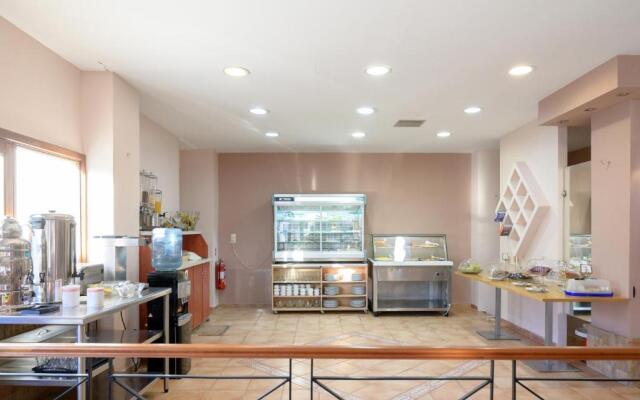 Ilioxenia Studio & Apartments