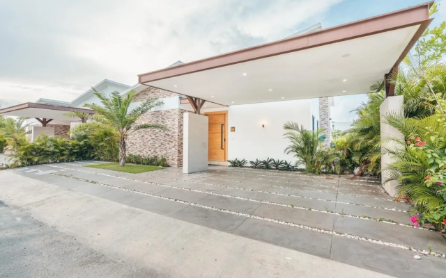 Charming Villa With Private Pool in Juan Dolio