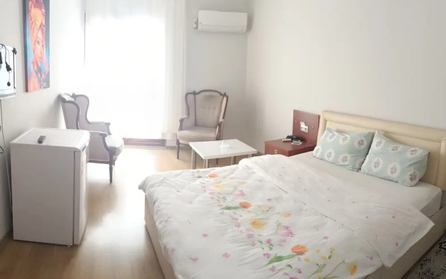 Otel Yaşar