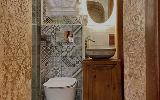 Saffronia 1900 Boutique Hotel