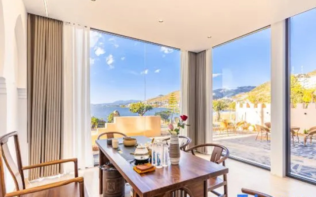 September·Trvael Luxury Sea View Leisure Resort (Doubly Corridor Erhai Store) – Balcony – Dali