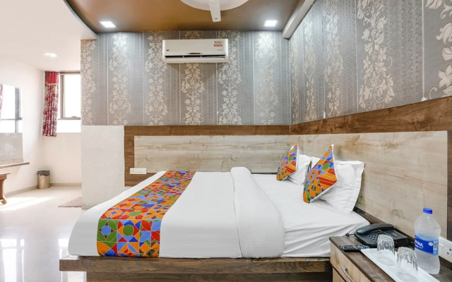 Fabhotel Royal City