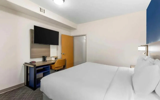 Quality Inn & Suites On the River
