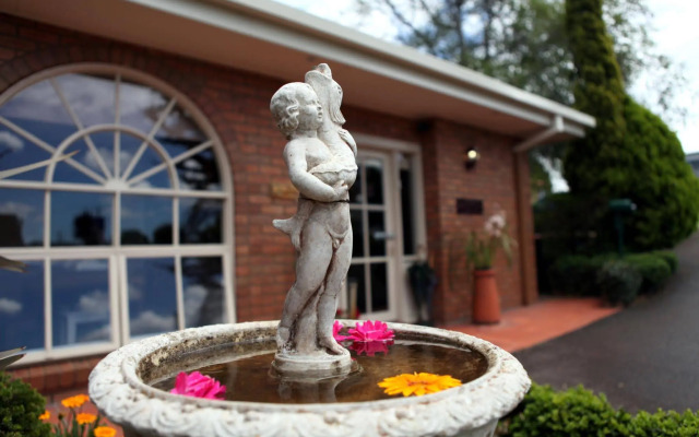 Summerhill Motor Inn