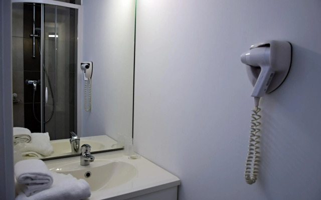 Contact Hotel Le Seino Marin