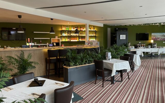 The Waterfront Lodges