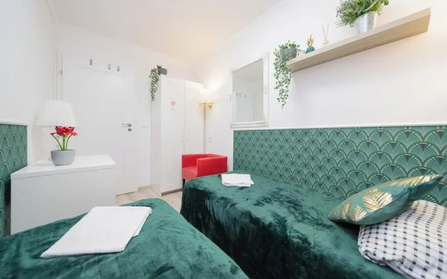 UNIT Warszawa Centrum Room by Metro Rondo ONZ