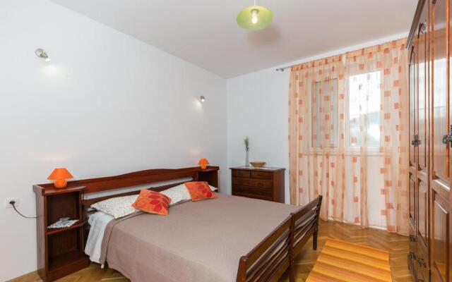 Apartments Oliva