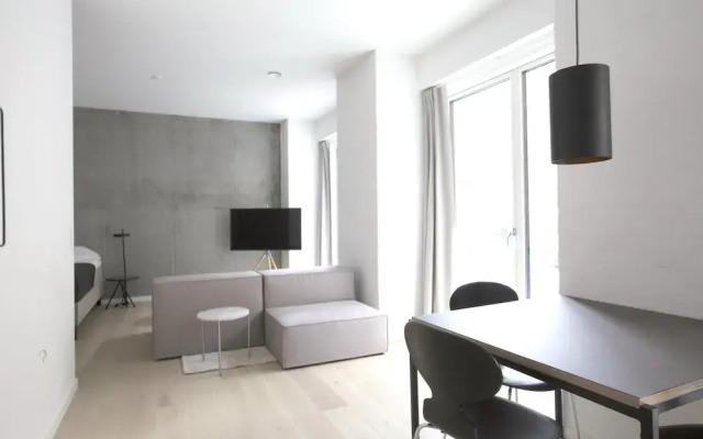 Cool Studio Apartment w Private Terrace