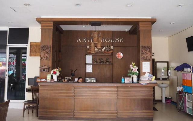 Arita House