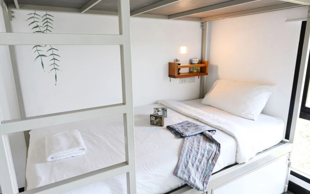 The Dearly Koh Tao Hostel
