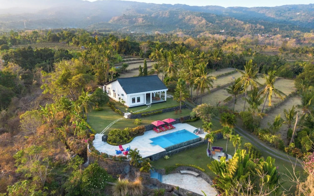 Villa Bloom by Villa Finder