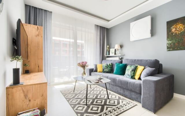 M&R Apartament Airport&Business DeLuxe Cybernetyki