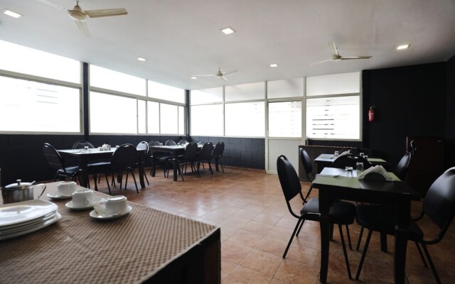 OYO 1078 Hotel Royal Serenity