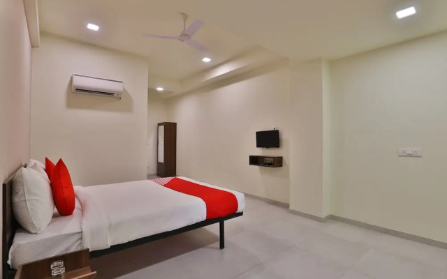 OYO Flagship 29982 Hazira Road Kavas